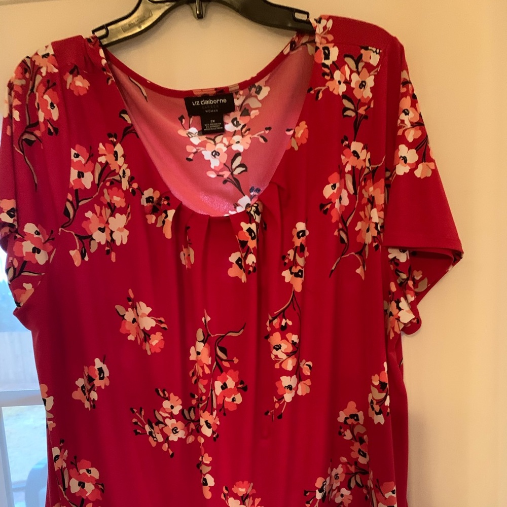 3 for $15 - Liz Claiborne Red Floral Top